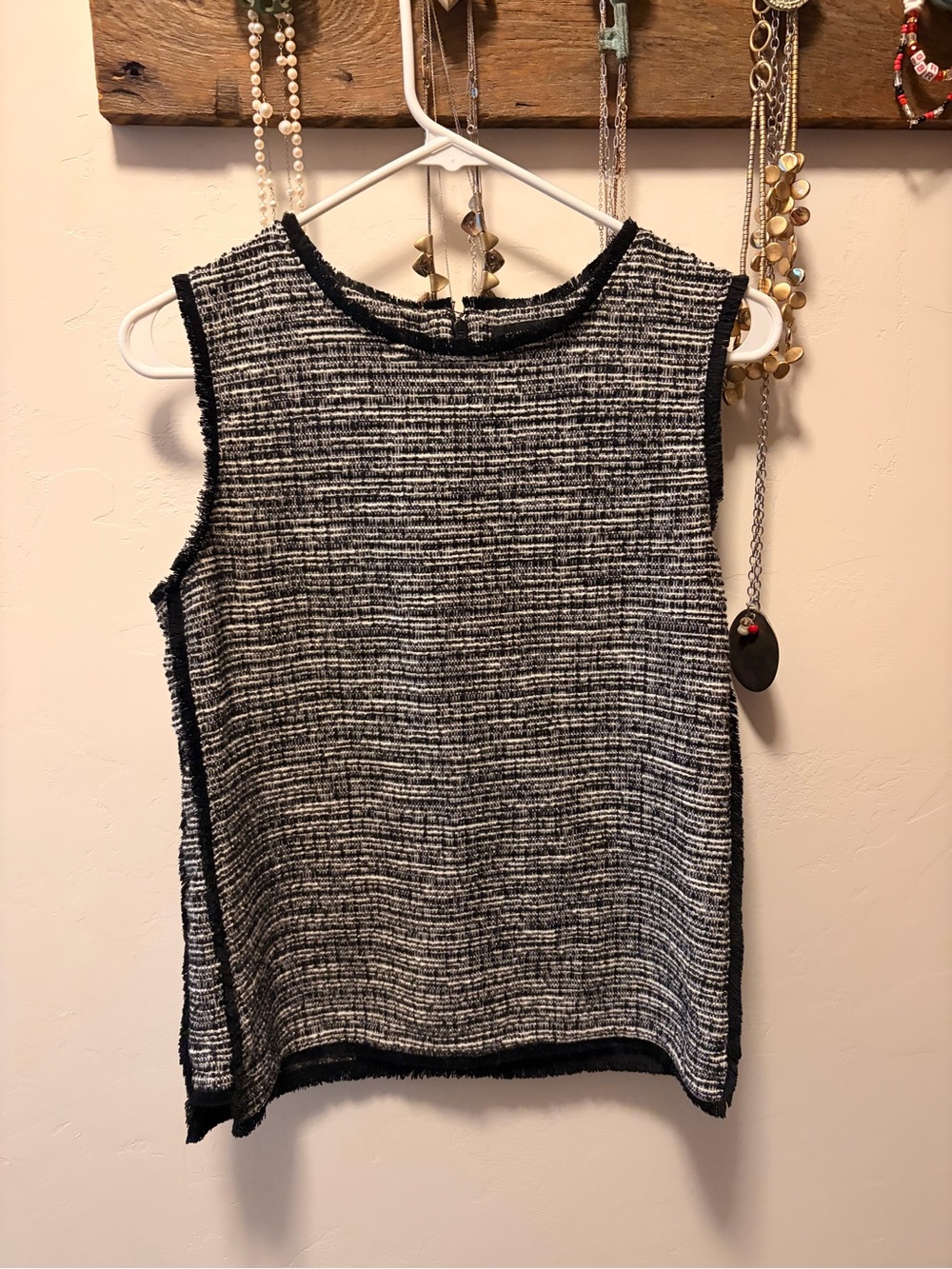 Banana Republic Textured Black and White Sleeveless Knit Top